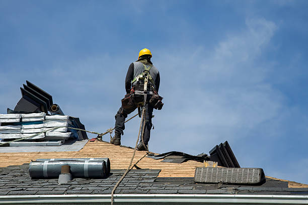 Professional Roofing technician working in Geneva, IL